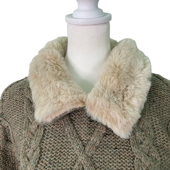 British Wool Naturally Chunky Cable Knit Sweater Faux Fur Collar & Cuff (Size M) - Picture 3 of 11
